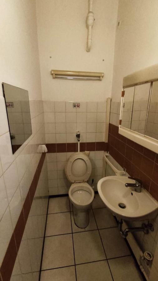 Kleine Unterkunft In Stuttgart-Muenchfeld Appartement Buitenkant foto